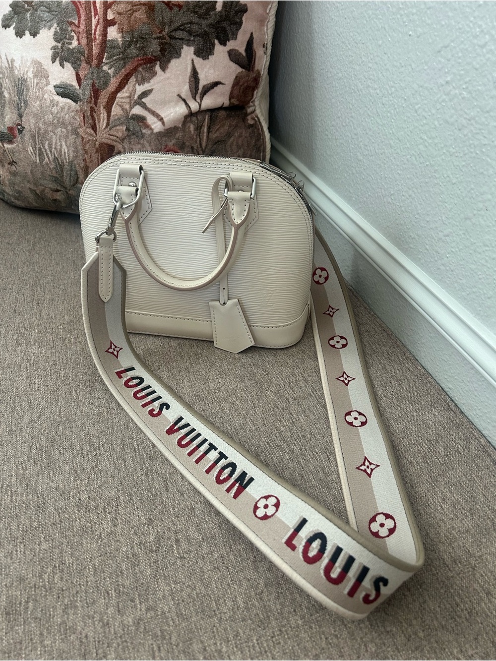 Louis Vuitton Alma BB in Quartz